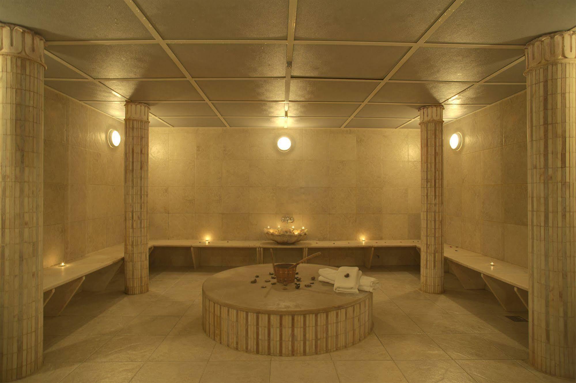 Oryx Hotel 4*