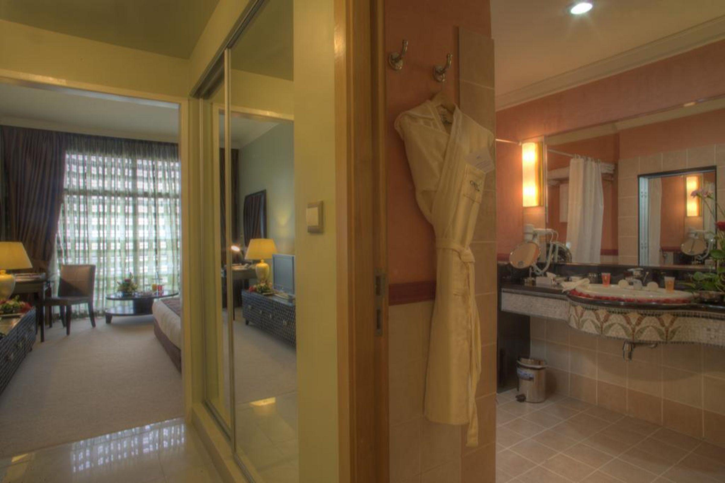 Hotel Oryx 4*